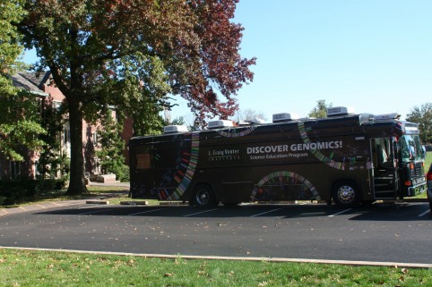 DiscoverGenomics! Mobile Laboratory at the Hill School